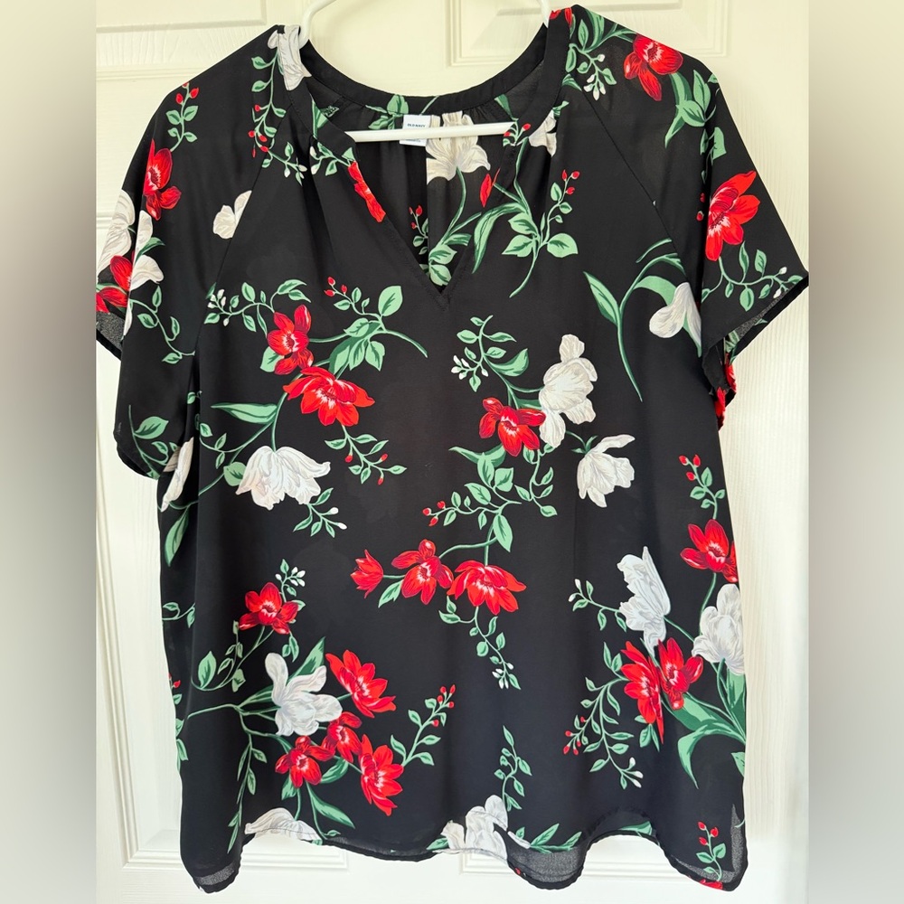 Old Navy Black and Red Floral Blouse